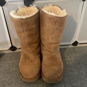 Size 7 UGGs